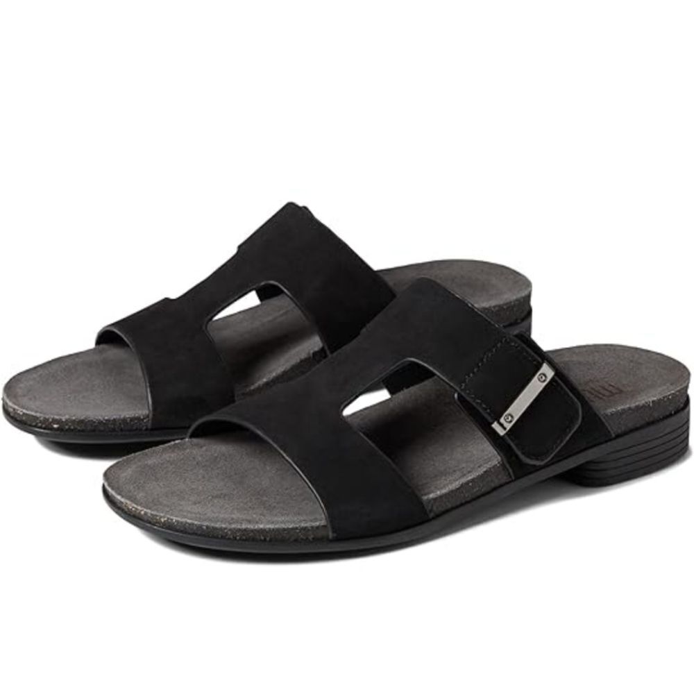 New Munro Jody black leather suede like slip on slides slippers size 7 W wide